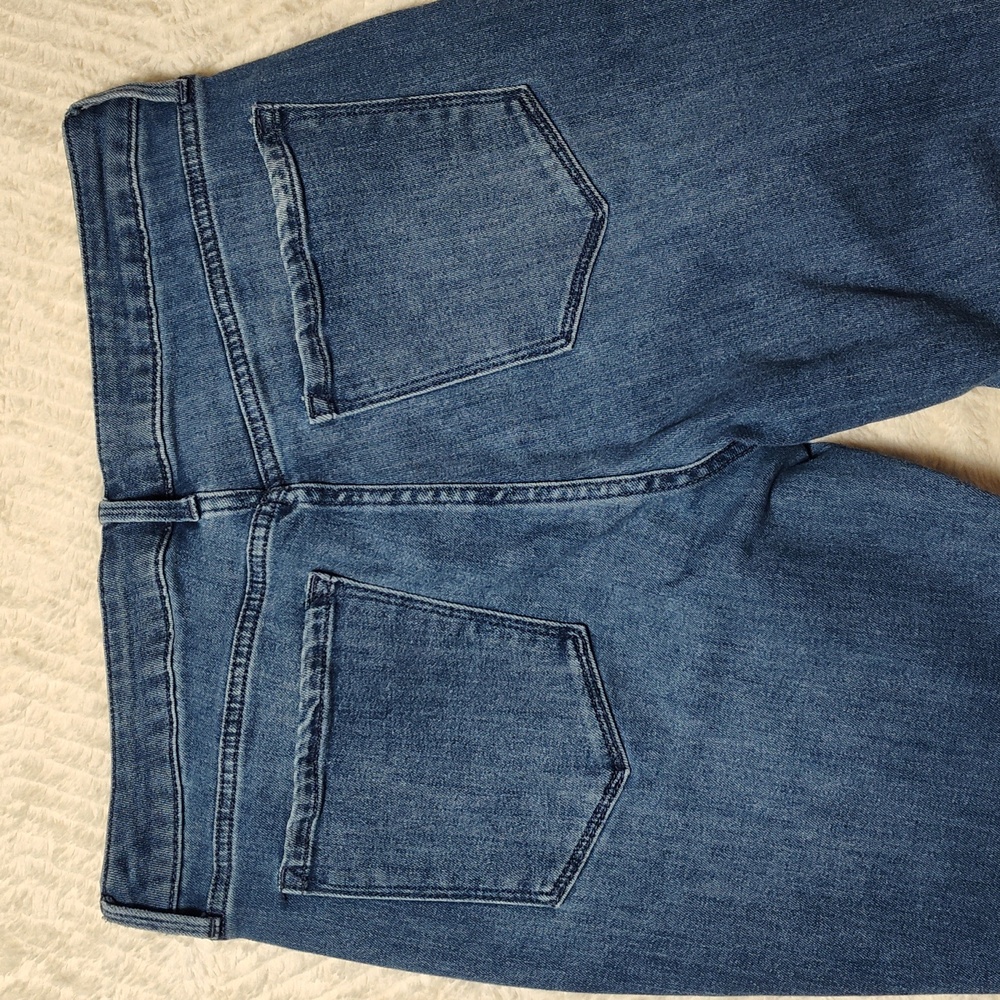 Women's Medium Wash Denim Blue Jeans Old Navy Size 12 Flare - Picture 6 of 8